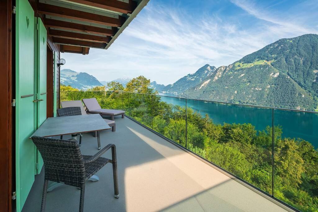 Exklusives Chalet Mit Traumhafter See- Und Bergsicht Seelisberg Exterior foto